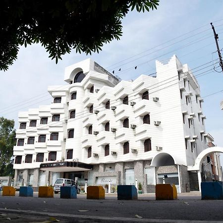Hotel Krishna Palace Ayodhya Eksteriør billede