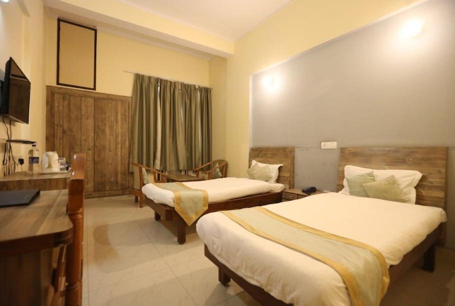 Hotel Krishna Palace Ayodhya Eksteriør billede