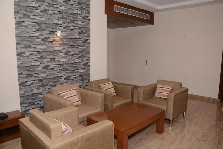 Hotel Krishna Palace Ayodhya Eksteriør billede