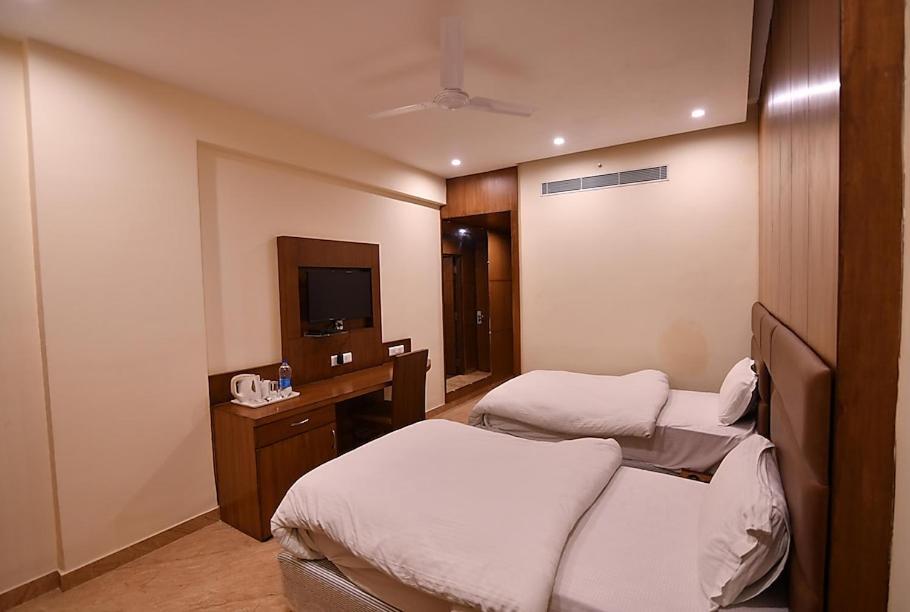Hotel Krishna Palace Ayodhya Eksteriør billede