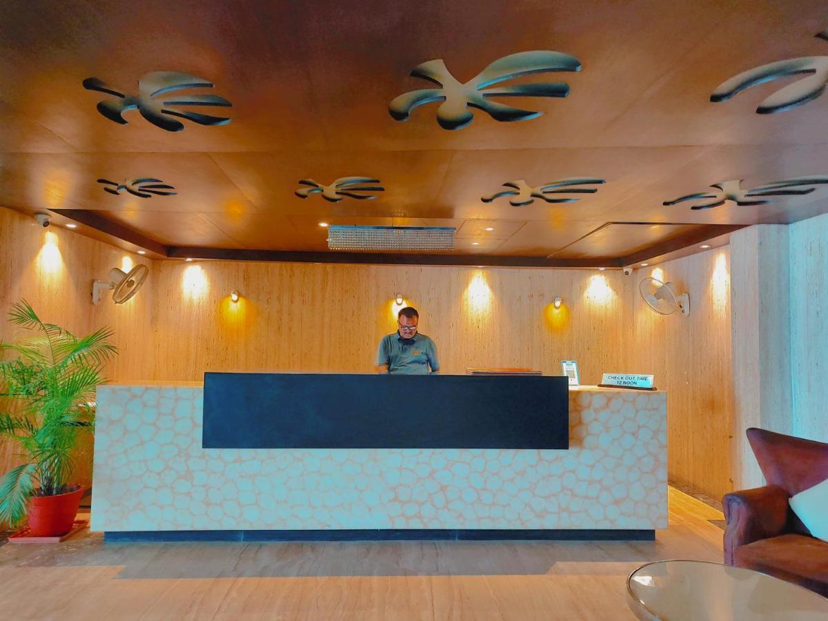 Hotel Krishna Palace Ayodhya Eksteriør billede